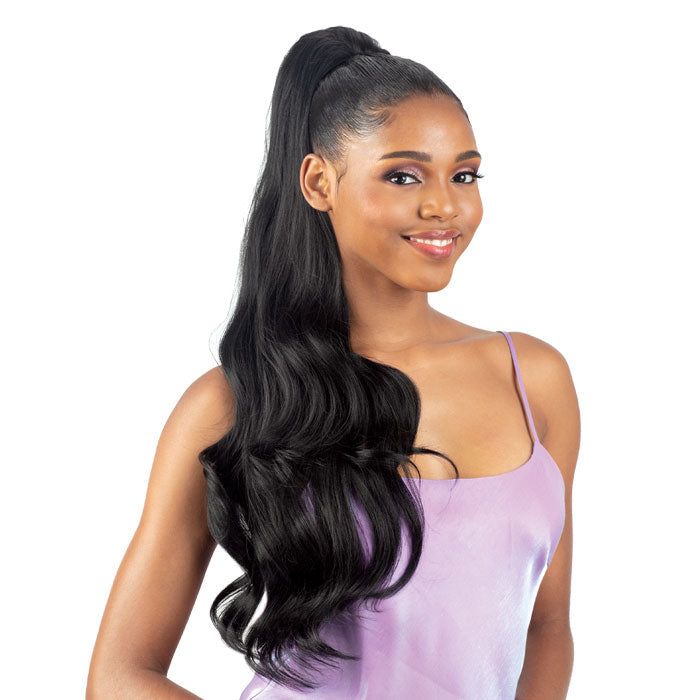 Model Model Gardenia Drawstring Ponytail - MELLOW WAVE 26"
